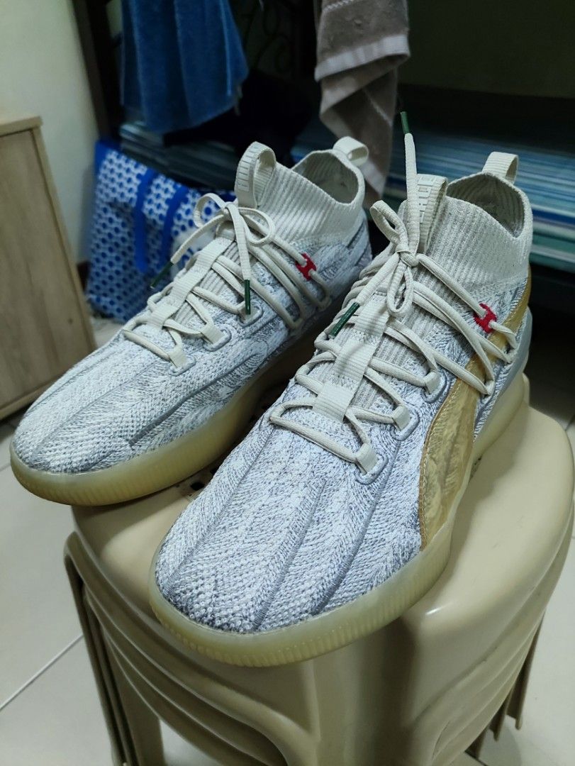 Puma clyde best sale peace on earth
