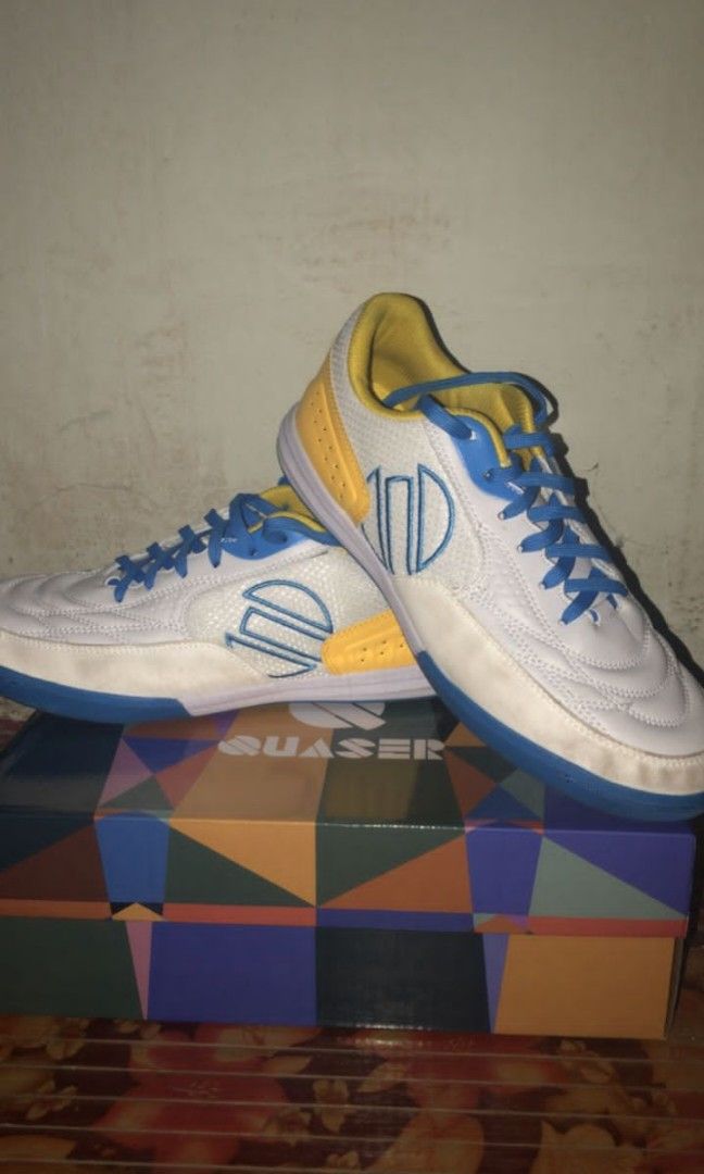 Quaser Tactix kasut futsal Sports Equipment Other Sports