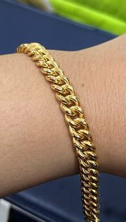 (Category: ) located in . Submitted by ladyrich.collection (Listing ID 1272949564, Image 1). Description: .
