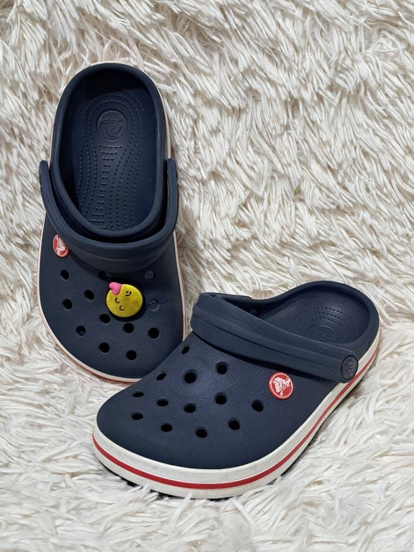 J1 crocs shop in cm