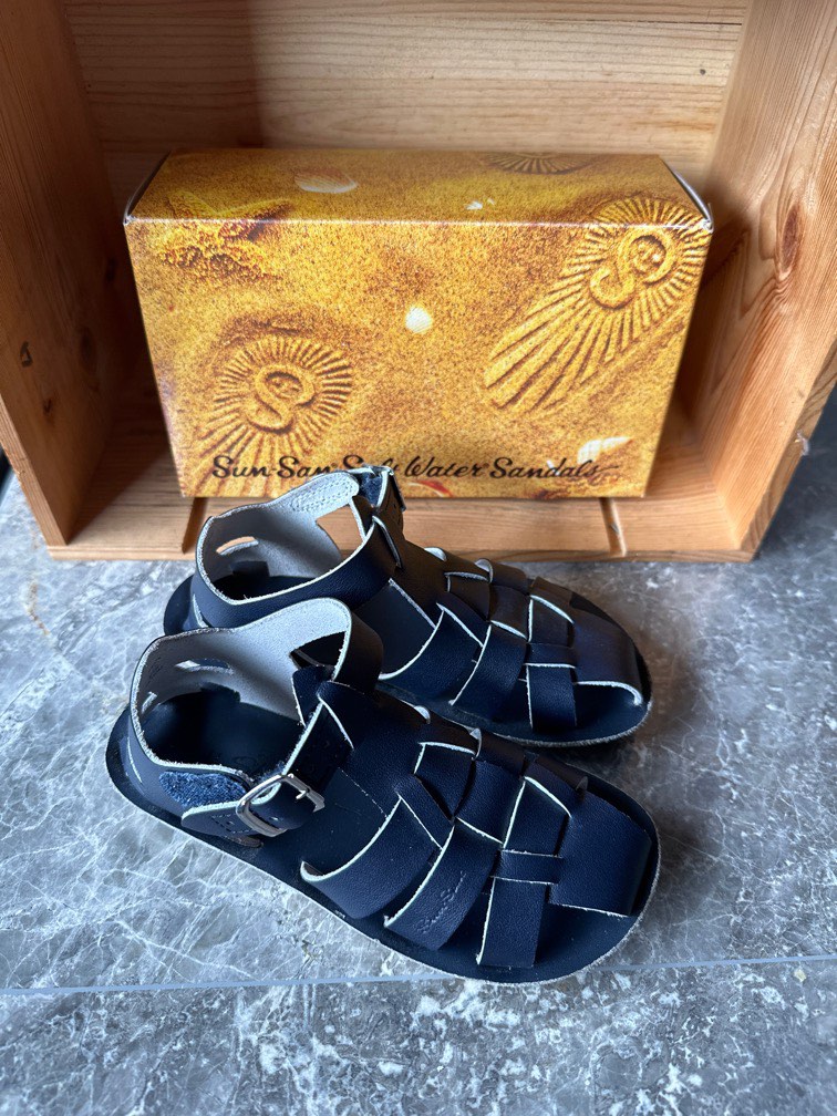 Saltwater sandals size 11 store