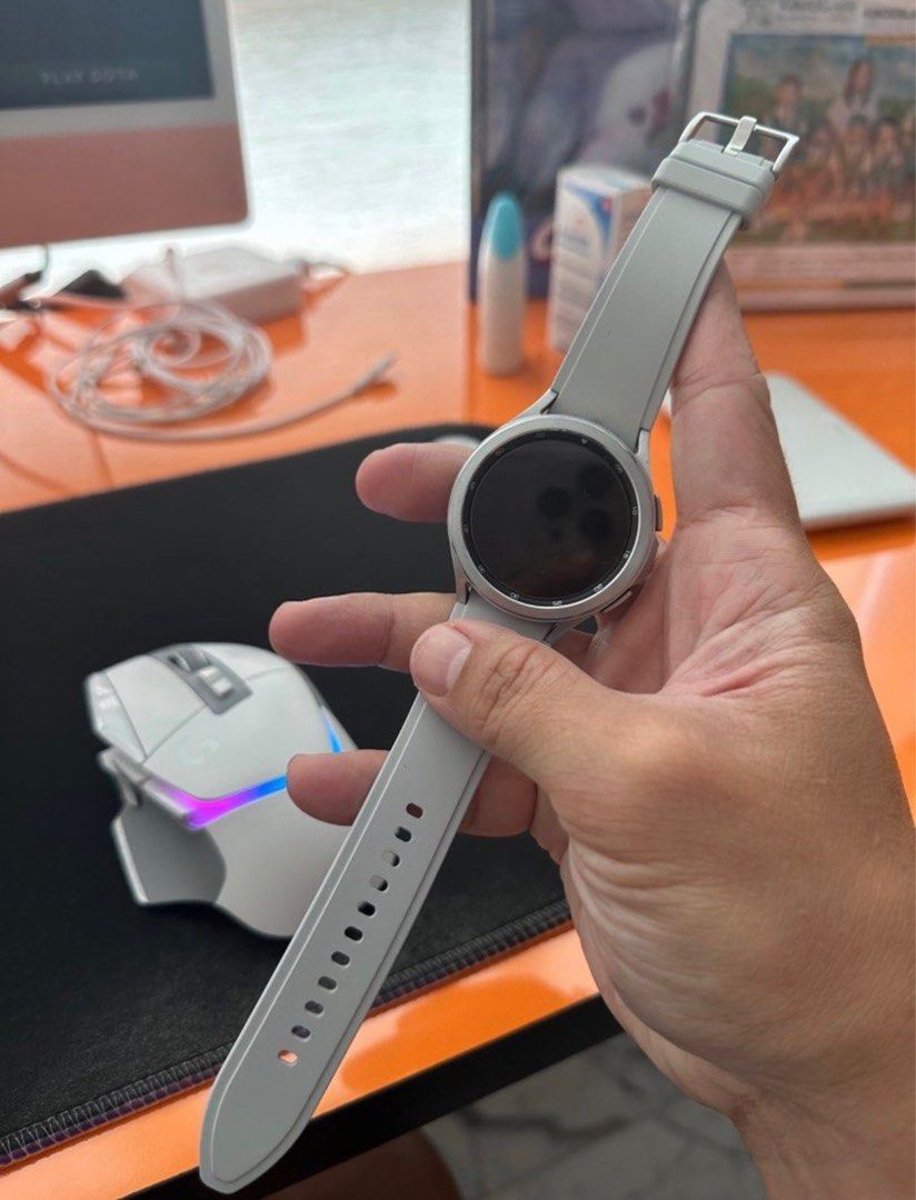 Galaxy hot sale gps watch