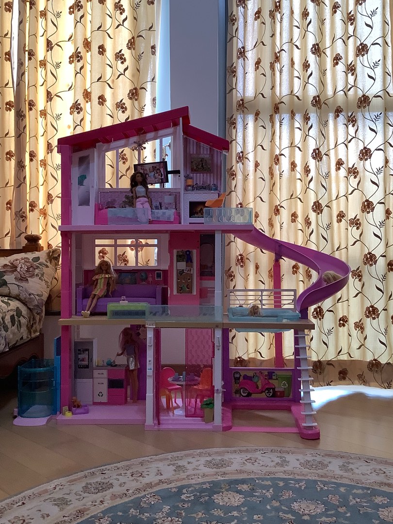 Second hand Barbie dream house toy