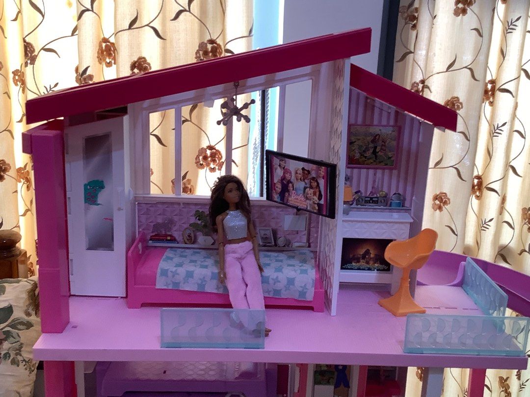 Second hand Barbie dream house toy