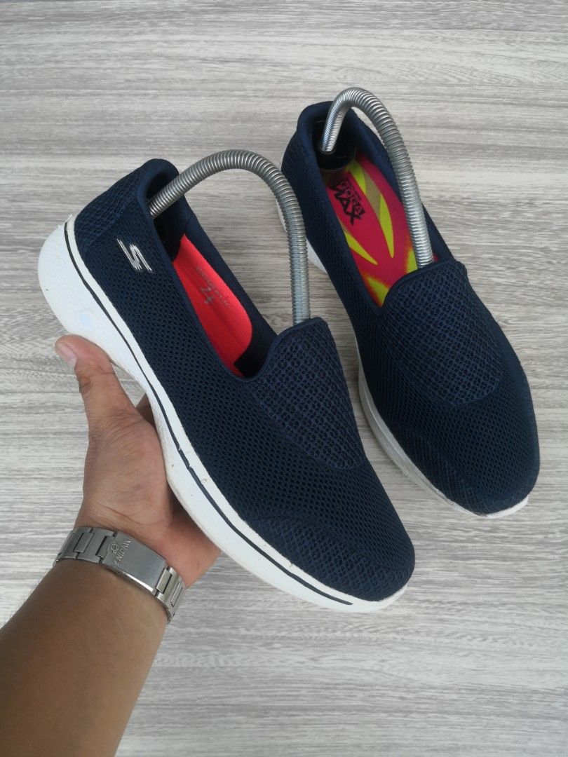 Skechers go walk hot sale 4 propel navy