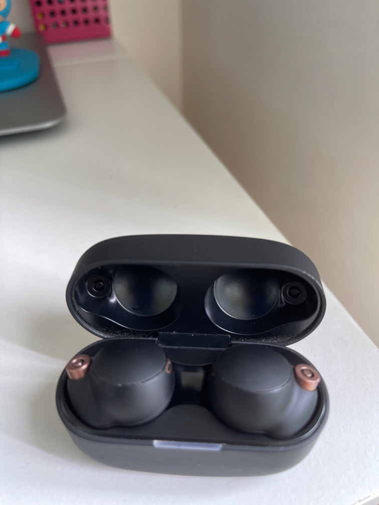sony-wf-1000xm4-earbuds-audio-earphones-on-carousell