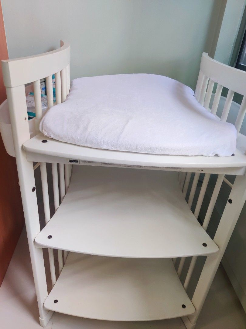 Stokke changing top table used