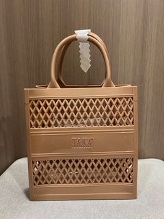 (Category: ) located in . Submitted by pinkybrownie (Listing ID 1273639152, Image 1). Description: .