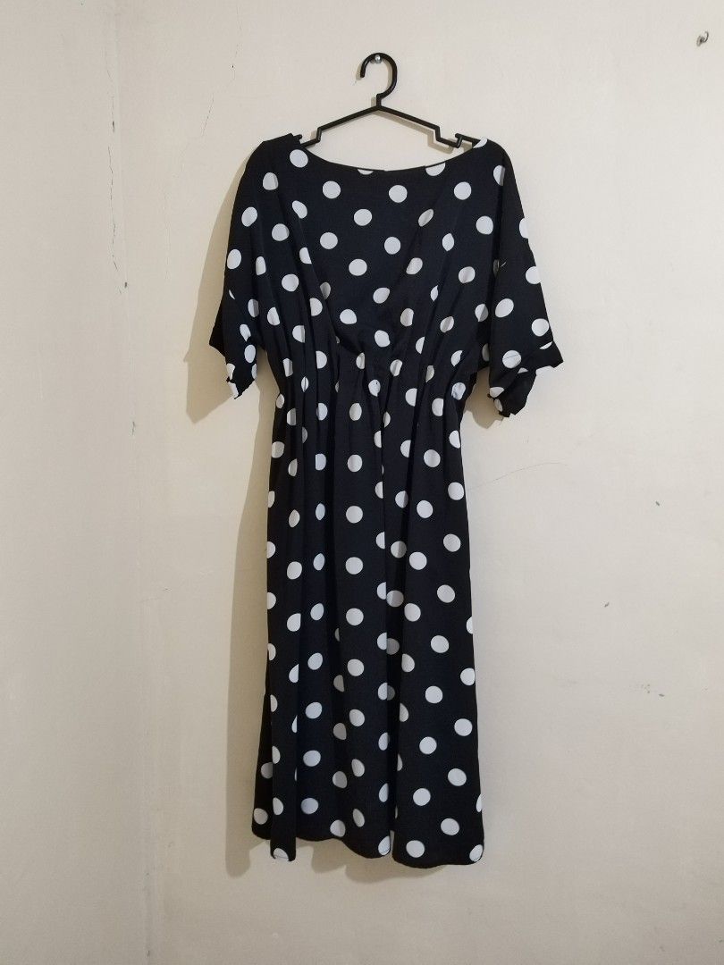 Take all 5 dresses, fit to medium. No flaws (Category: Dresses) located in Subic. Submitted by mimimalist (Listing ID 1273586511, Image 3). Description: Take all 5 dresses, fit to medium. No flaws.