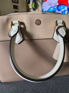 (Category: ) located in . Submitted by wardrobe_me (Listing ID 1273403122, Image 1). Description: .