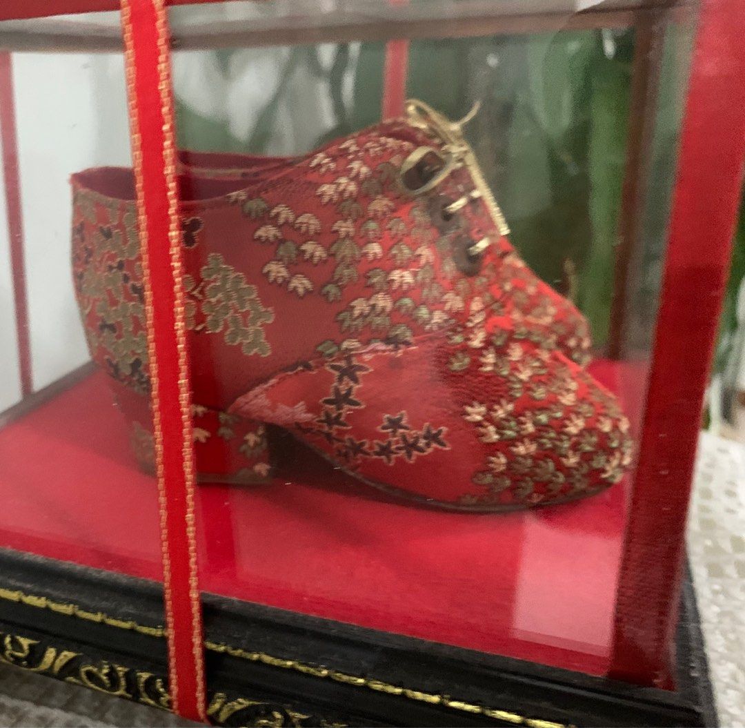 Red 2024 lotus shoes