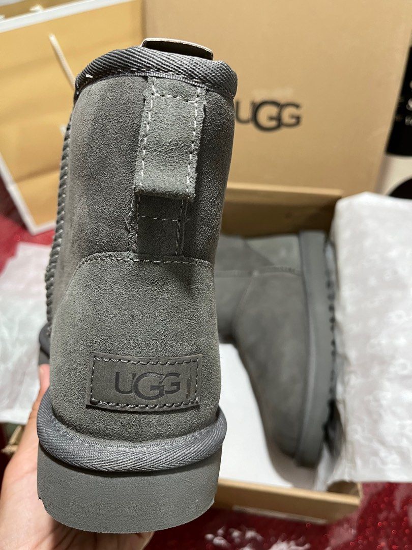 UGG WOMEN CLASSIC MINI II BOOT SIZE 9 Women s Fashion Footwear