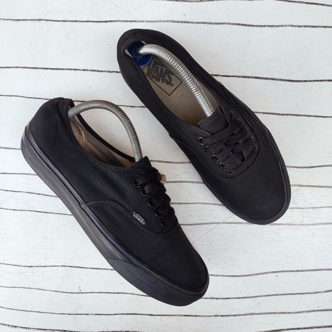 Vans authentic discount black fashion