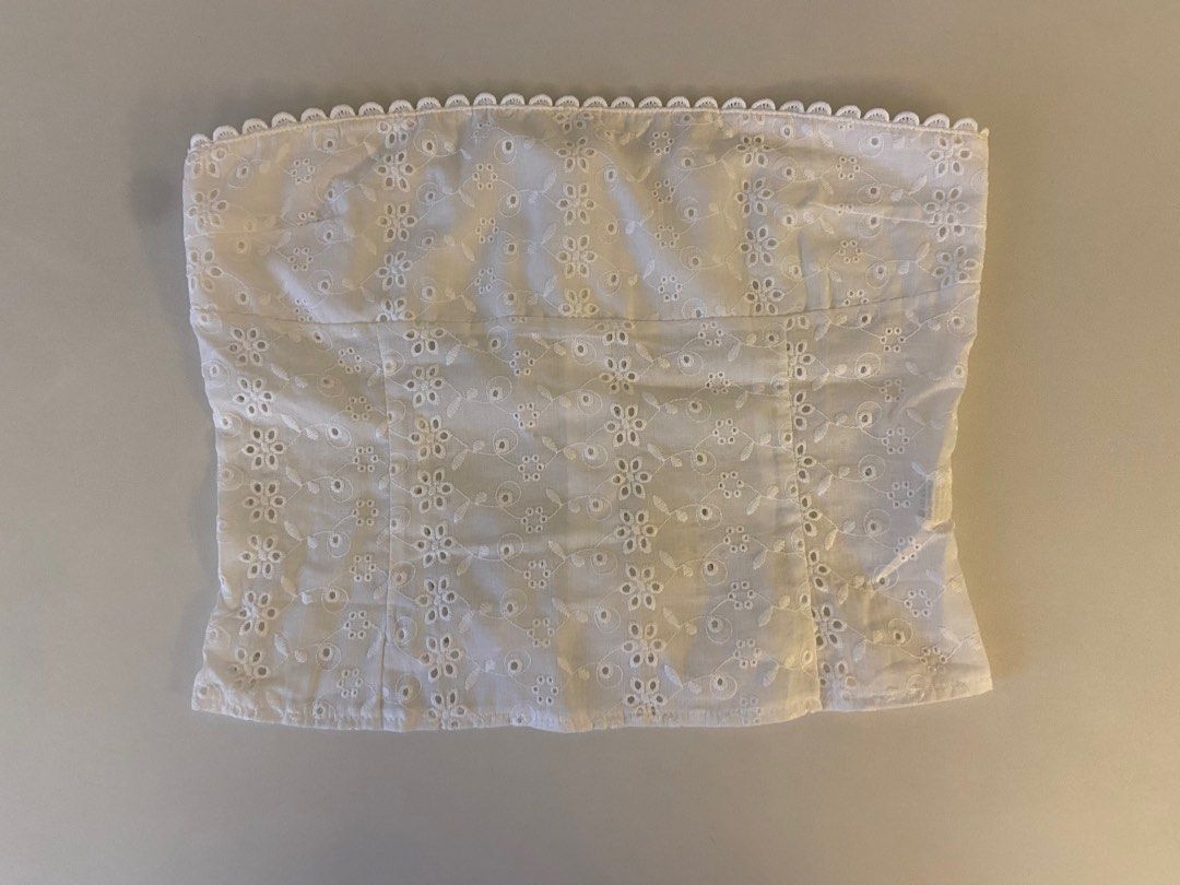 White Eyelet Tube Top, Women's Fashion, Tops, Others Tops on Carousell