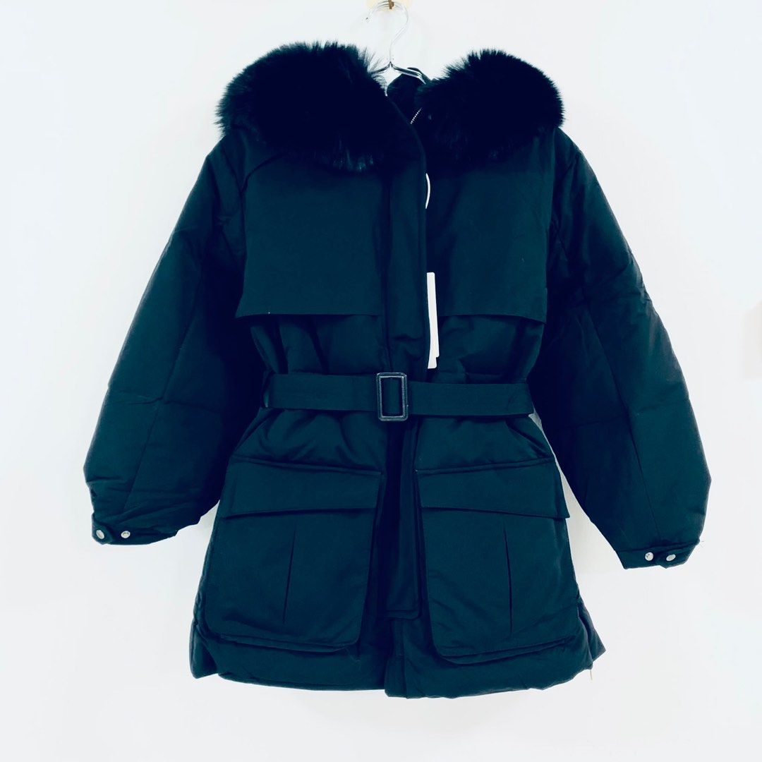 Hollister puffy Winter Jacket, Women's Fashion, Coats, Jackets and  Outerwear on Carousell