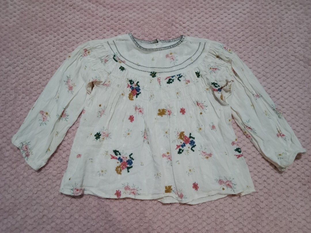 Zara kids floral top (Category: Babies & Kids Fashion) located in Bacoor. Submitted by knotdys (Listing ID 1273617810, Image 1). Description: size 6 on tag.