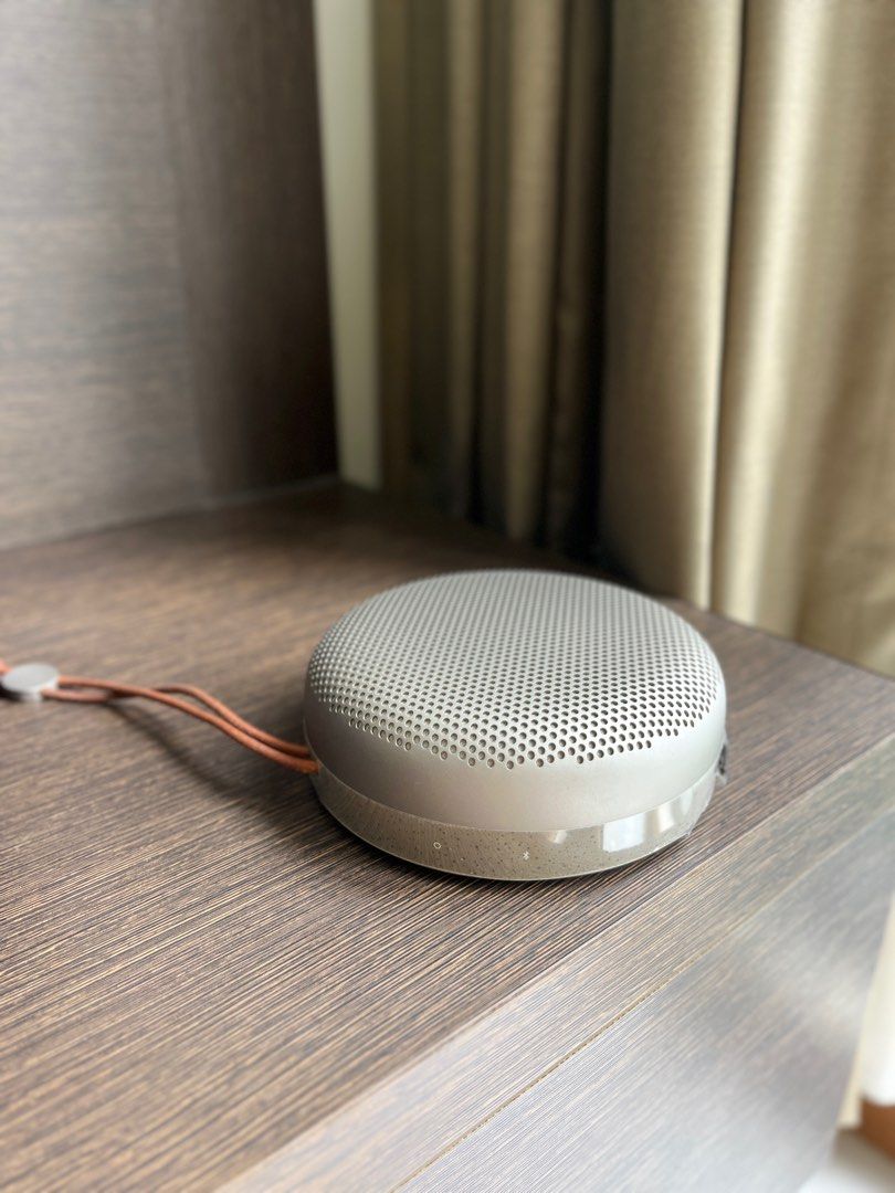 Bang & Olufsen Beoplay A1 Portable Bluetooth Speaker (Clay) B&O