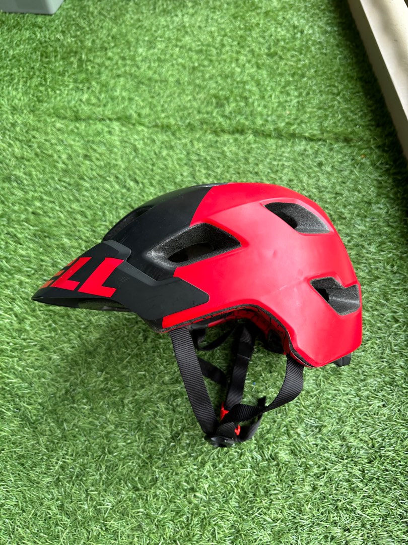 BELL STOKER HELMET LARGE 58 62CM Sports Equipment Bicycles