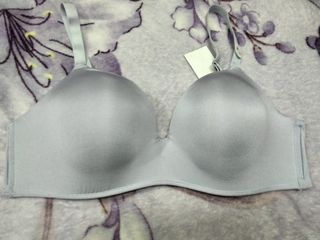 Preloved strapless bra bundle 36B