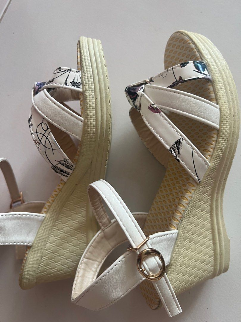 Brand new floral wedges Women s Fashion Footwear Wedges on