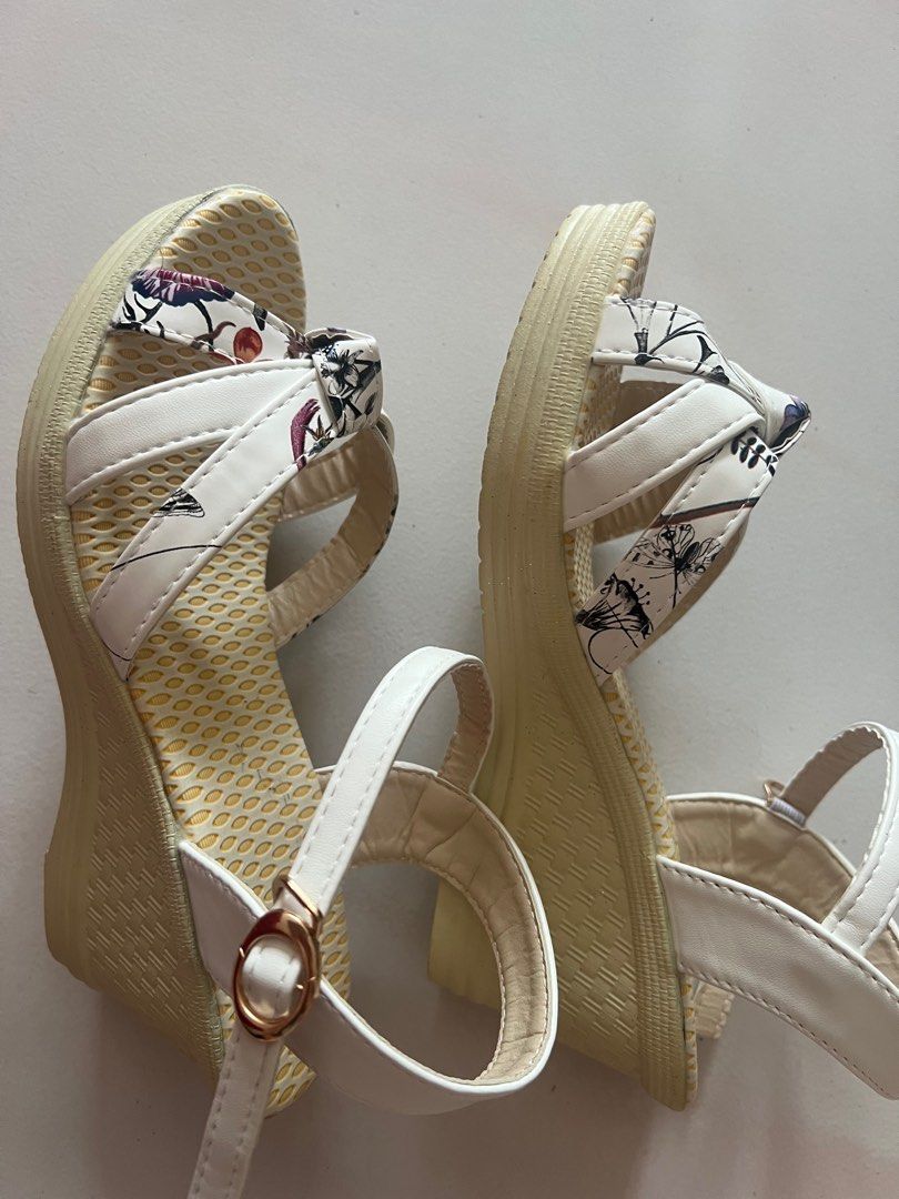 White sales floral wedges