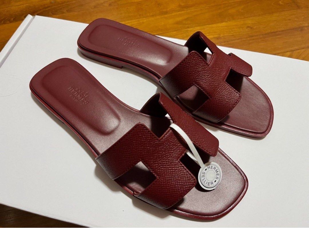 Red hermes oran best sale sandals