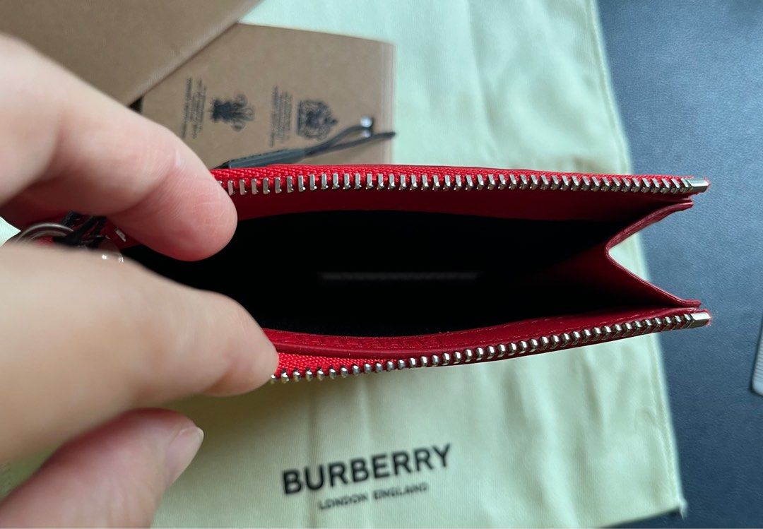 Burberry ticket card holder store