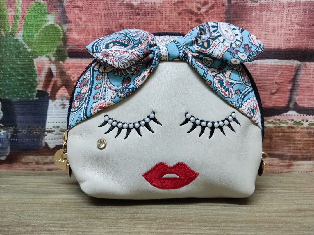 Cache cache on sale pochette