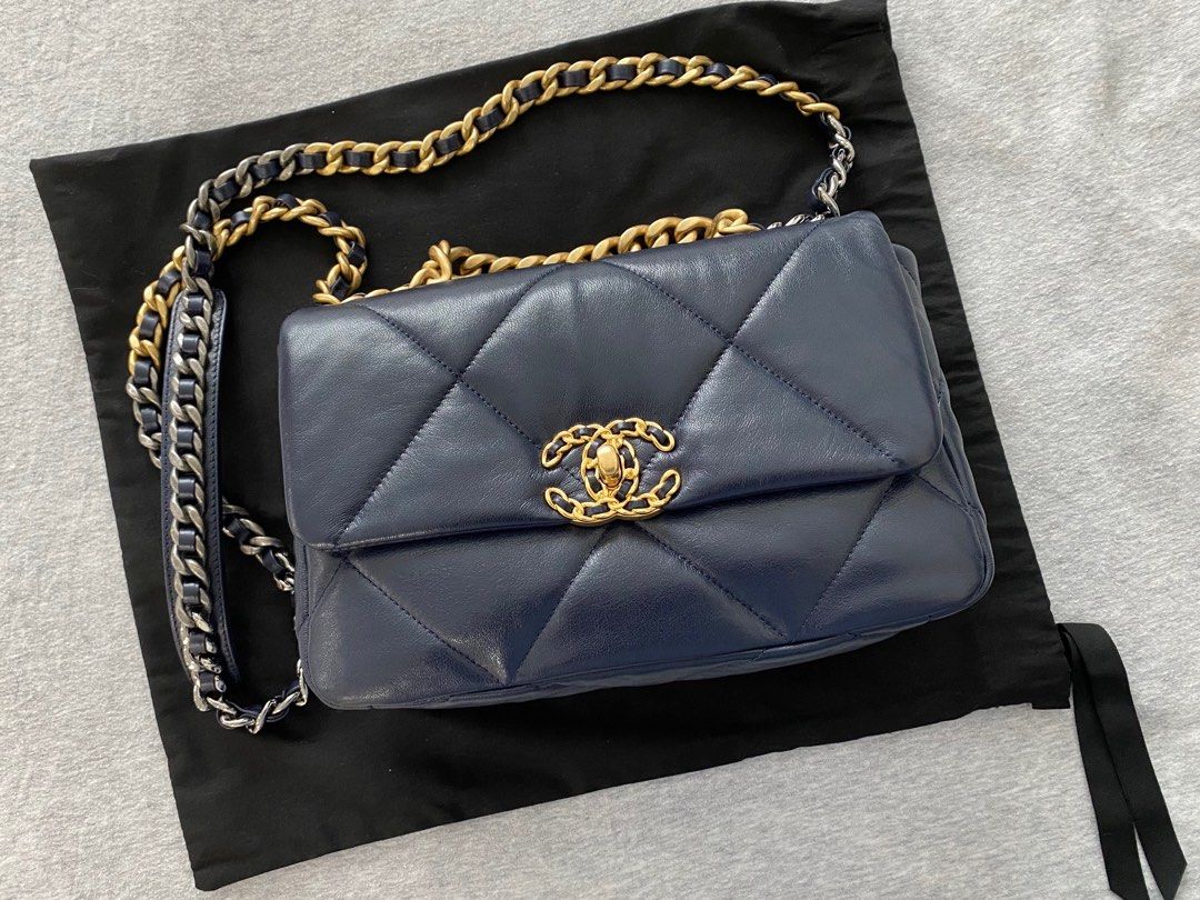 Chanel discount 19 navy