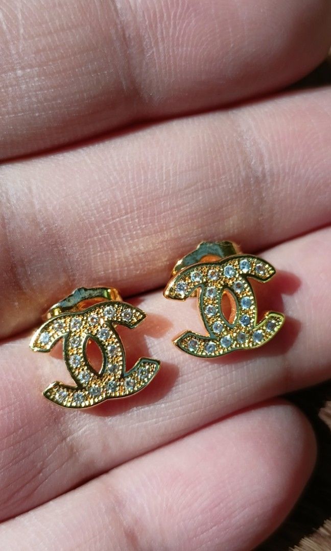 Chanel earrings from japan (Category: Luxury Accessories) located in Quezon City. Submitted by liambags (Listing ID 1273762423, Image 1). Description: Chanel earrings from japan no flaws with gift box kindly pm me.