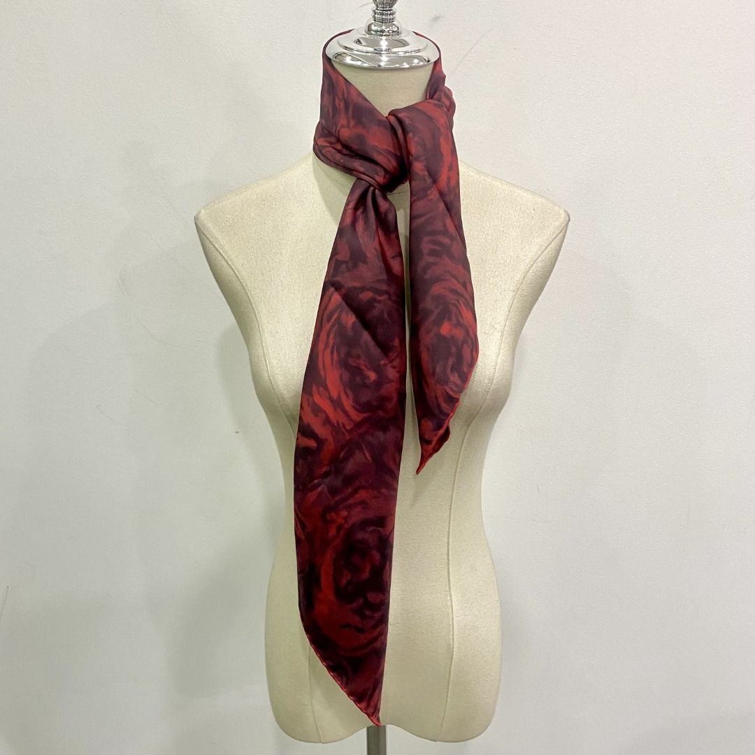 CHRISTIAN DIOR RED ROSE SILK SQUARE SCARF 237043326 WE