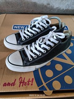 (Category: ) located in . Submitted by sneaker_pimp (Listing ID 1273754261, Image 1). Description: .