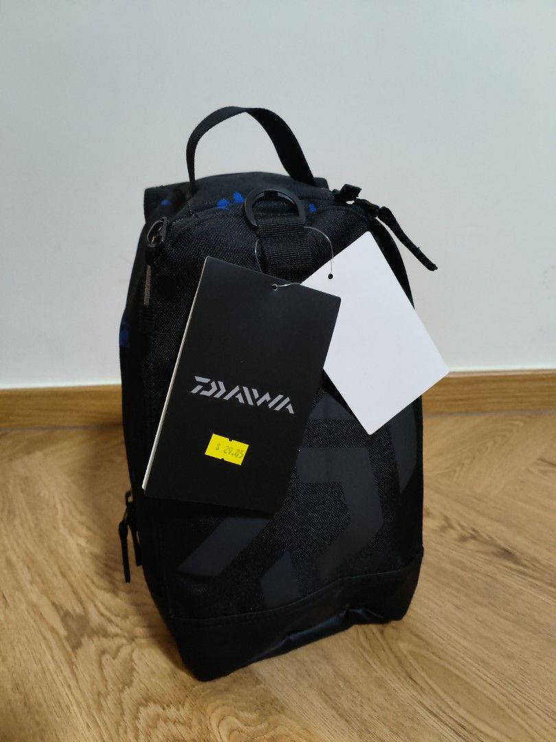Daiwa sling bag hotsell