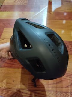 Decathlon Van Rysel RoadR100 black bike helmet size 59-62cm Large