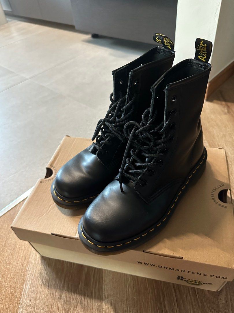 Martens 1460 smooth outlet