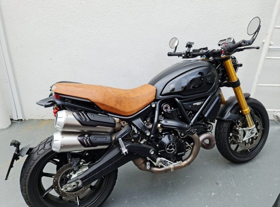 Ducati scrambler hot sale premium seat