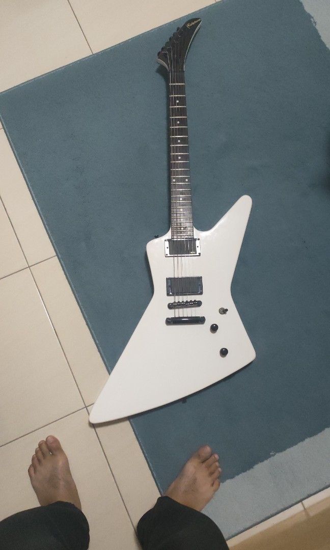 Epiphone explorer shop 1984 white
