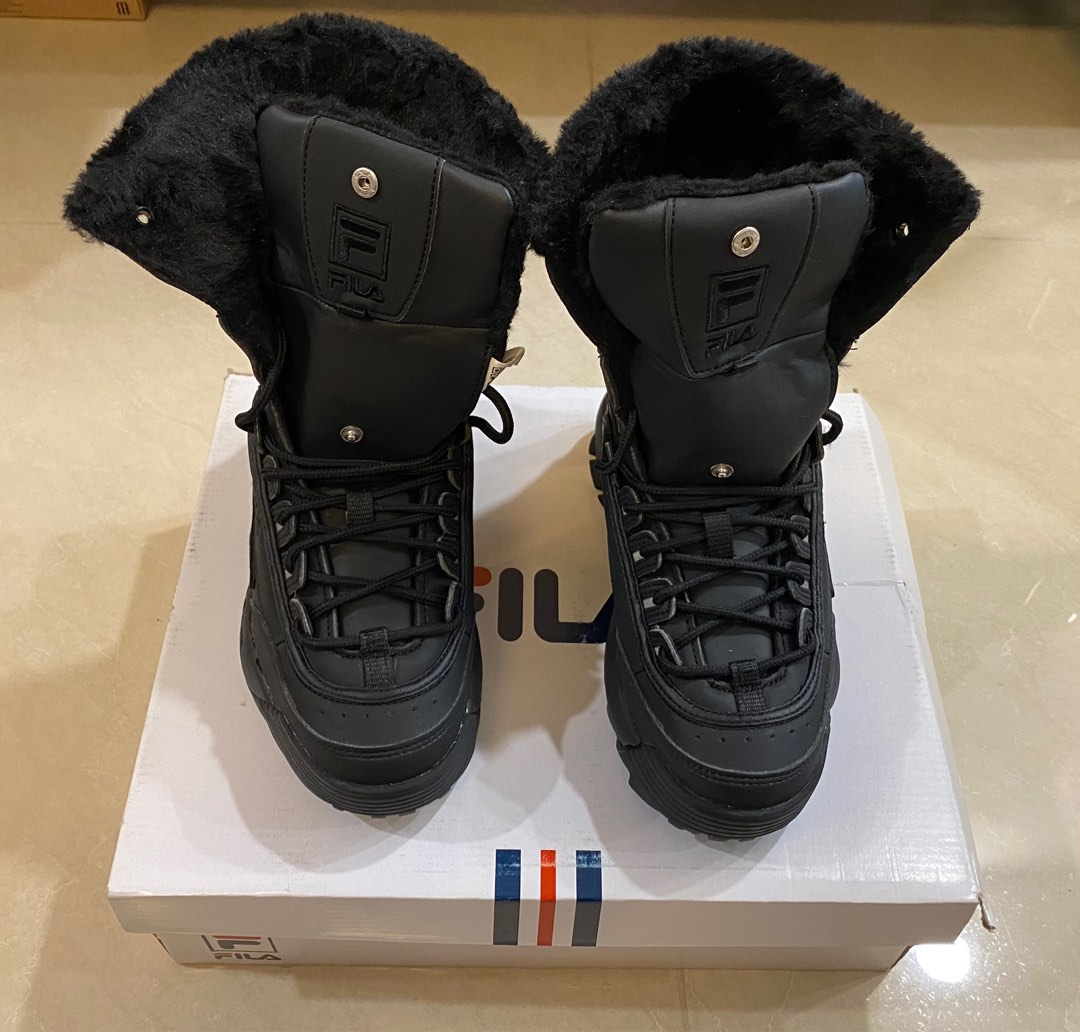 Furry fila hotsell boots