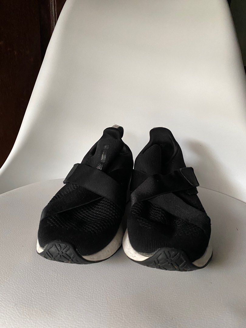 FRANKIE 4 SHOES (Category: Sneakers) located in Marikina City. Submitted by daze_studio_ (Listing ID 1273775338, Image 2). Description: Bought it Australia.