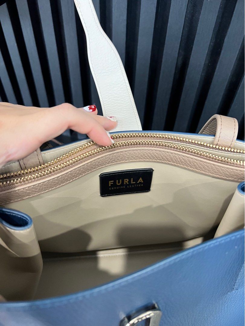 Furla saffiano leather hotsell shoulder bag