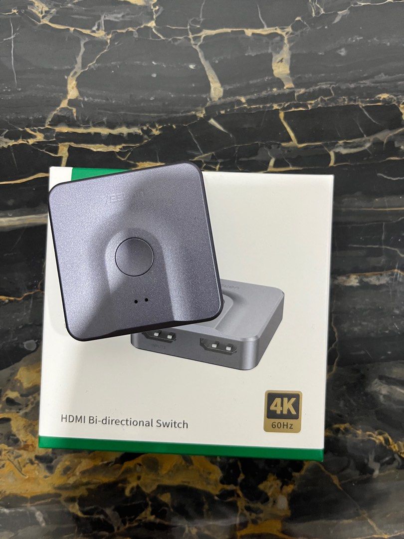HDMI splitter (Category: Other Accessories) located in Singapore. Submitted by cyberklan (Listing ID 1273760521, Image 2). Description: Bought extra, opened to check content. Deal at postal code 767996.