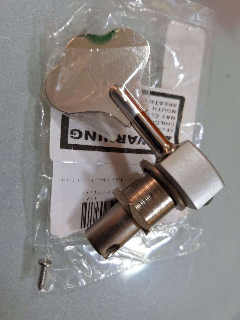 Hipshot USA Ultralite Bass Tuning Machine 1/2", Hobbies & Toys, Music