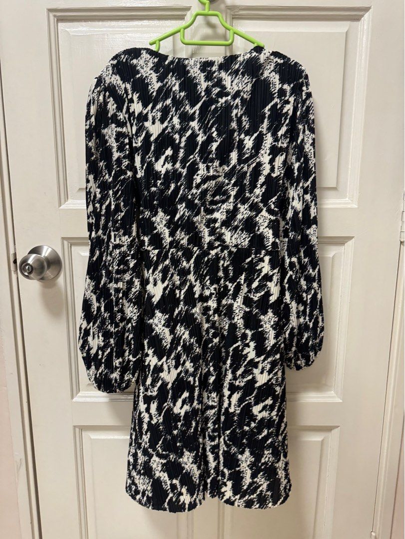 H M Black and White Print Wrap Dress Women s Fashion Dresses