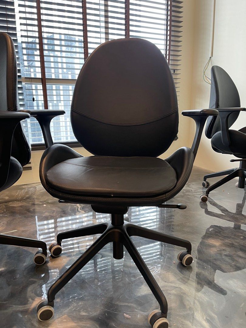 HATTEFJÄLL office chair with armrests, Smidig black/black - IKEA