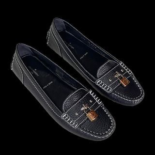 Louis Vuitton Women’s Close-up Flat Loafers “Authentic”