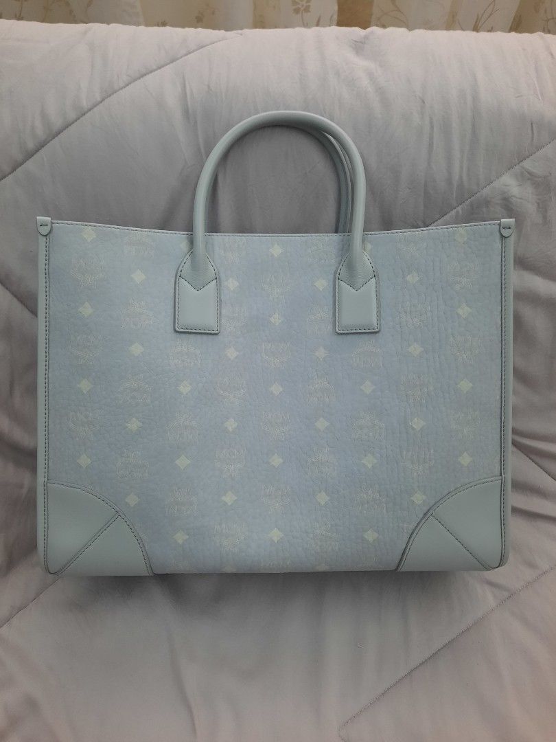 MCM M nchen Tote in Visetos Large colour Grey