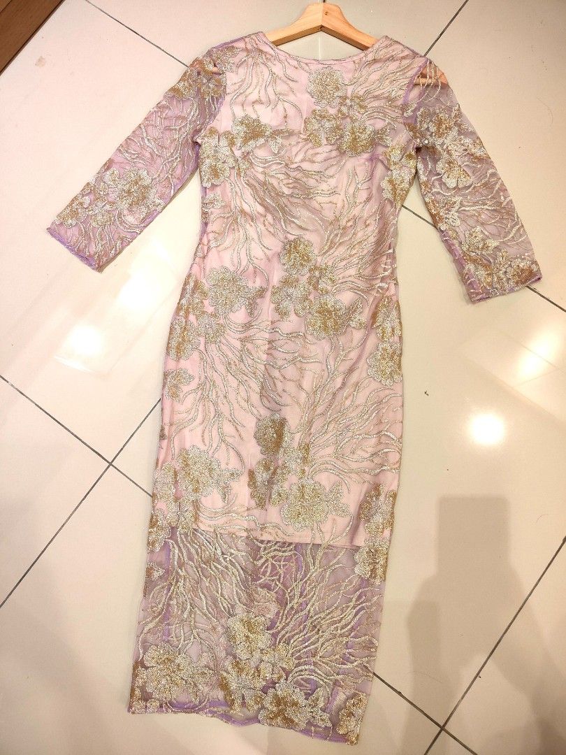 green emerald velvet dress Rent Miss Selfridge Premium Embellished Star Puff Sleeve Mini Dress With  Tie Back Detail In Black main image 1