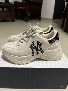 (Category: ) located in . Submitted by yichinggg (Listing ID 1273836077, Image 1). Description: .