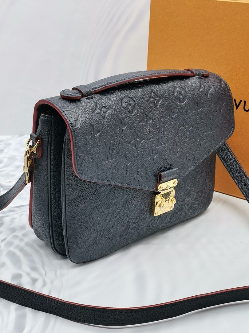 Louis vuitton 2025 pochette metis navy