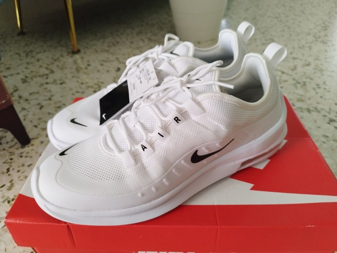 NIKE Air Max Axis
